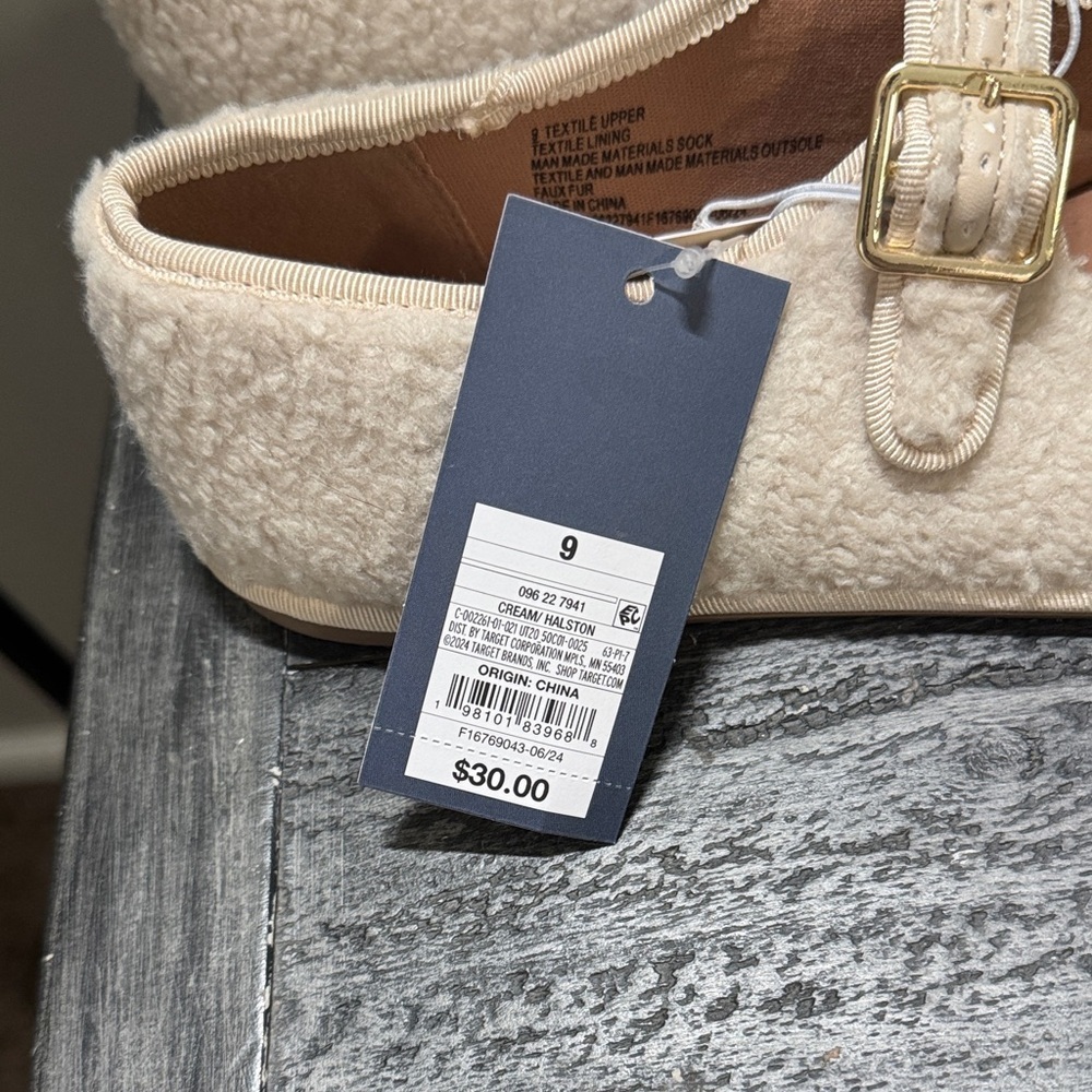 Universal Thread Cream Slippers with Gold Buckle - Picture 2 of 5